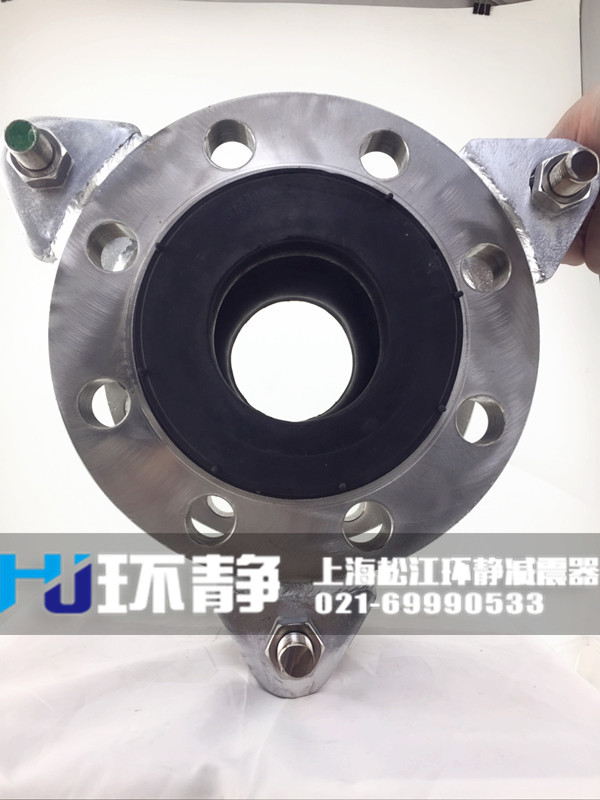 限位不銹鋼<a href=http://weikali.com/products/xiangjiaojietou/danqiu target=_blank class=infotextkey>單球體<a href=http://weikali.com target=_blank class=infotextkey>橡膠接頭</a></a>安裝實圖